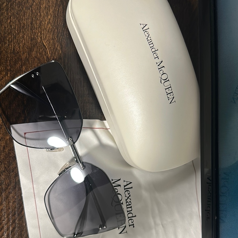 Alexander McQueen Black Sunglasses